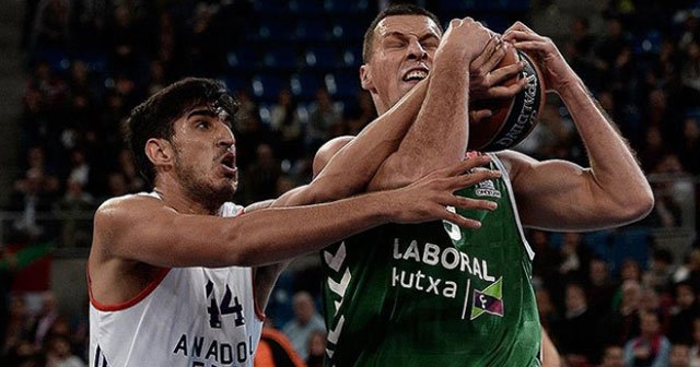 Anadolu Efes Avrupa&#039;da üst üste 2. kez mağlup