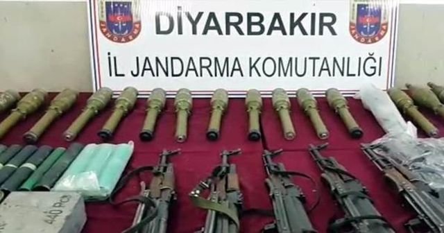 Araçta PKK&#039;nın cephaneliği ele geçirildi