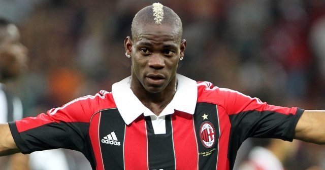 Balotelli 4 hafta yok