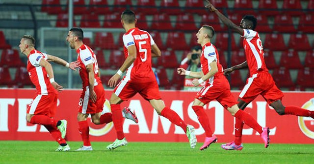 Beşiktaş&#039;ın rakibi farklı kazandı