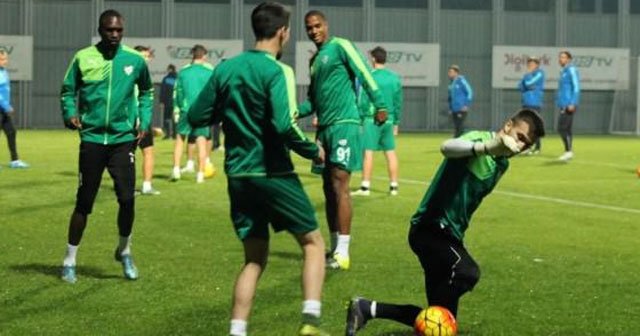 Bursaspor, günü çift antrenmanla tamamladı