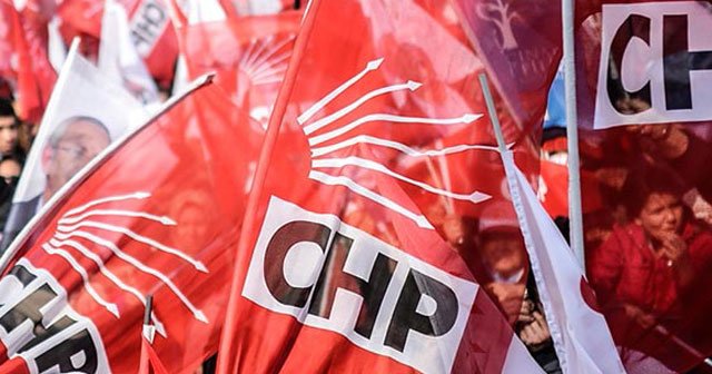 CHP&#039;de olağan üstü kurultay için ilk imzalar atıldı