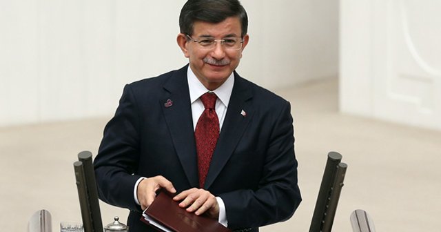 Davutoğlu&#039;ndan yerli cep telefonu müjdesi