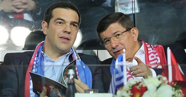 Davutoğlu ve Çipras maçı birlikte izledi