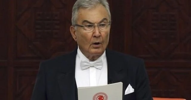 Deniz Baykal reddetti Davutoğlu alkışladı