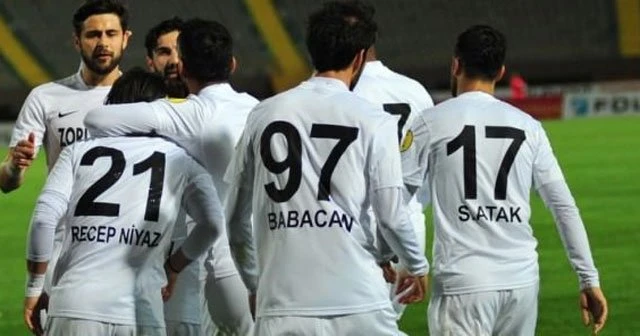 Denizlispor deplasmanda coştu
