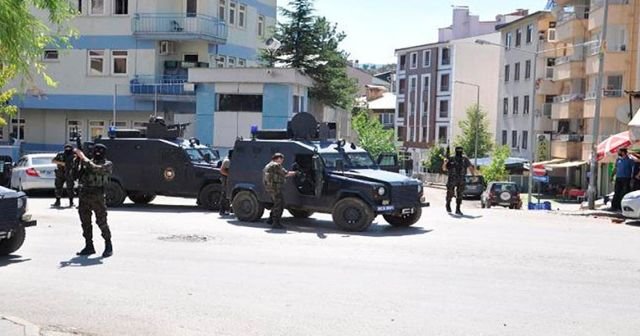 Diyarbakır&#039;da şehit sayısı 2&#039;ye yükseldi