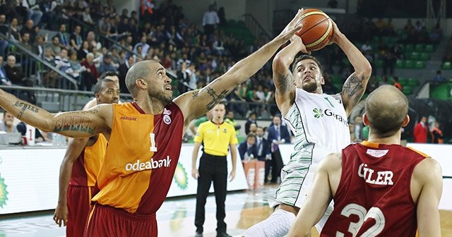 Galatasaray deplasmanda güldü