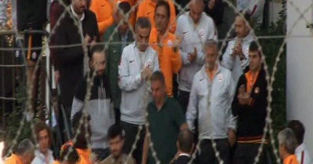 Hamza Hamzaoğlu, alkışlarla uğurlandı