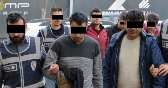 Hırsızlık için İzmir&#039;e gelen 6 kişi yakalandı