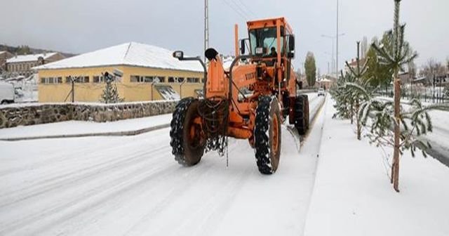 Kars&#039;ta bir çoban donarak öldü