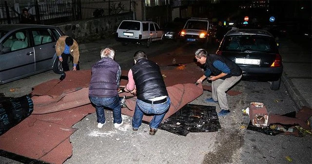 Lodos çatıları uçurdu