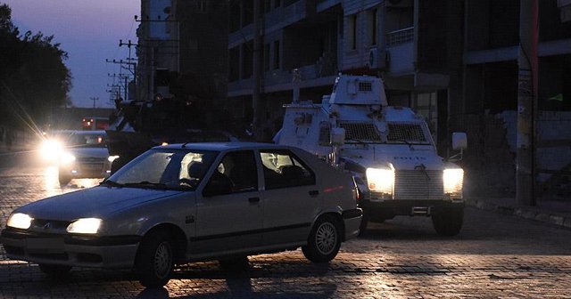 Mardin’de zırhlı polis aracına saldırı, 4 yaralı