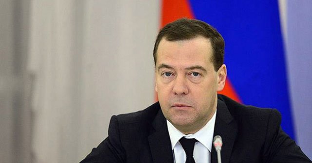 Medvedev, 'Uçak terör saldırısı sonucu düşmüş olabilir'