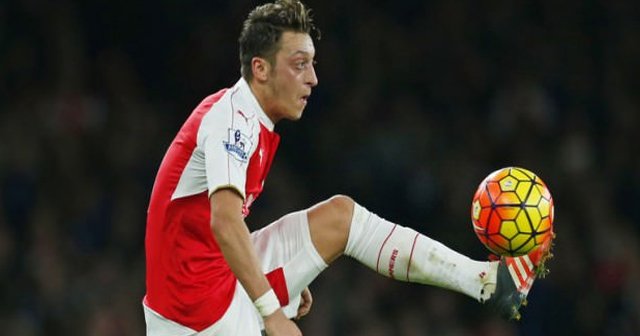 Mesut Özil Premier Lig tarihine geçti