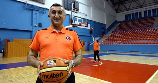 Millilerin yeni hocası Aziz Akkaya