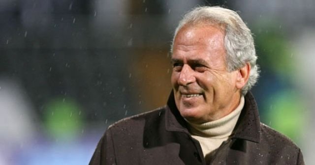 Mustafa Denizli&#039;den Galatasaray açıklaması