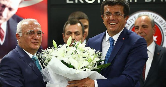 Mustafa Elitaş görevi Nihat Zeybekci&#039;den devraldı