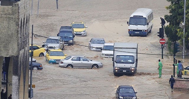 Ortadoğu&#039;da şiddetli yağış ve fırtına