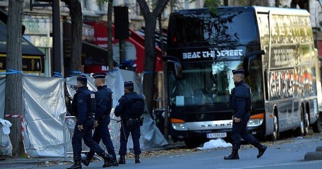 Paris&#039;in kuzeyinde polis operasyonu sırasında çatışma çıktı