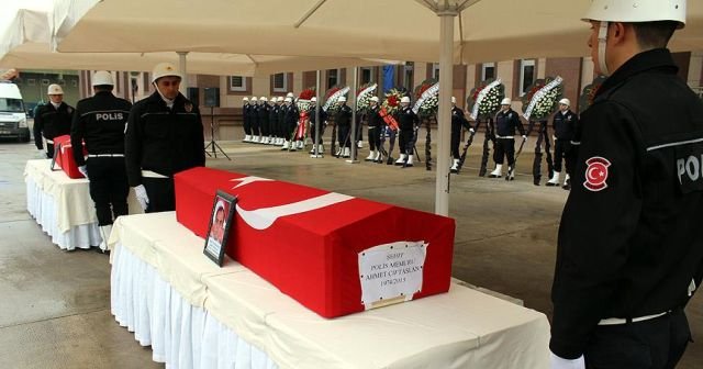 Şehit polis memurları için tören düzenlendi
