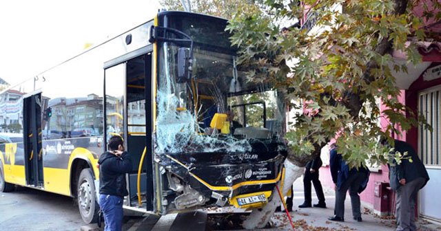 Şoför kalp krizi geçirdi, onlarca yolcu ölümden döndü