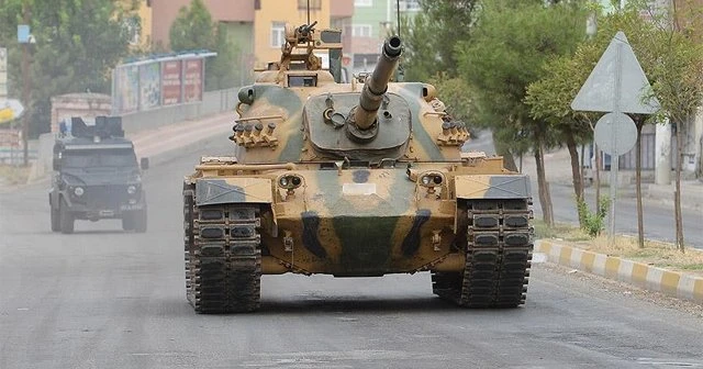 Tankın altında kalan asker şehit oldu