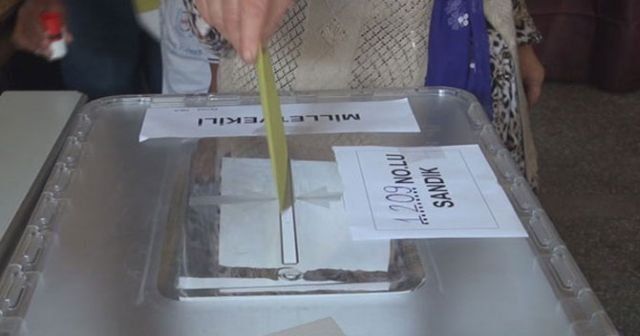 Tüm Türkiye&#039;de oy verme işlemi sona erdi