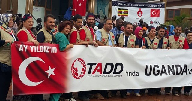 Türk doktorlar Uganda’da şifa dağıttı