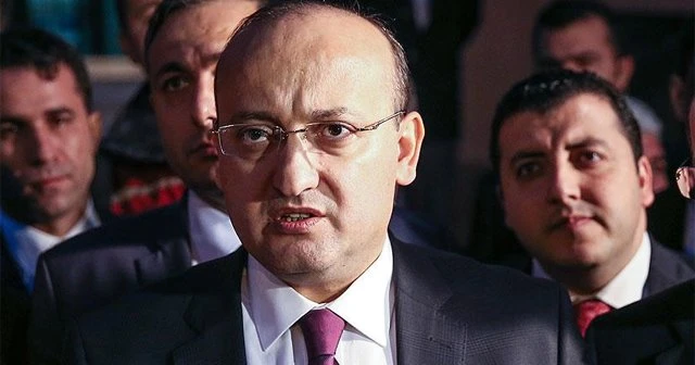 Akdoğan, 'Küresel güçlerin çekişmelerine Suriye halkı kurban ediliyor'