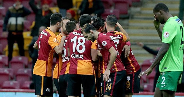 Galatasaray, Akhisar Belediyespor&#039;u mağlup etti