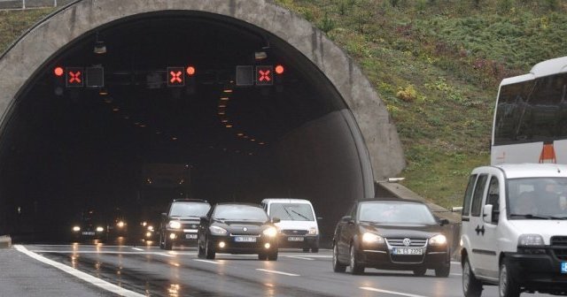 Bolu Dağı&#039;nda İstanbul yönü ulaşıma kapatıldı