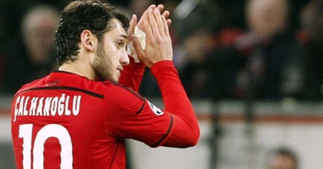 Çalhanoğlu, &#039;en iyi çıkış yapan futbolcu&#039; oldu