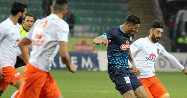 Çaykur Rizespor Başakşehir&#039;i 2-1&#039;i yendi