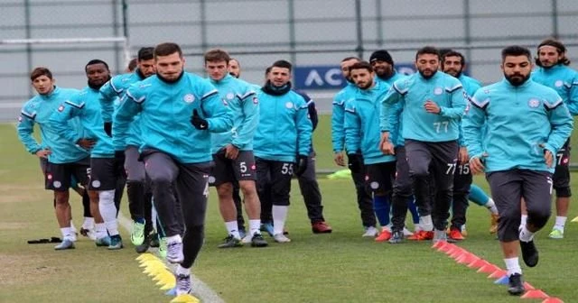 Çaykur Rizespor&#039;da Karaman’ı eksikler düşündürüyor