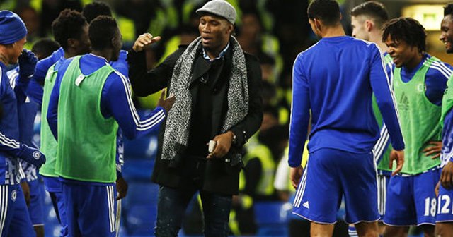 Chelsea&#039;nin Drogba ısrarı, &#039;Tecrübelerini aktarabilir&#039;