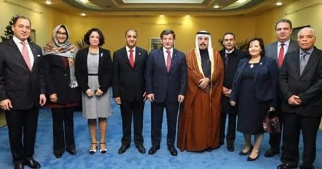 Davutoğlu'na Sofya'da sürpriz karşılama
