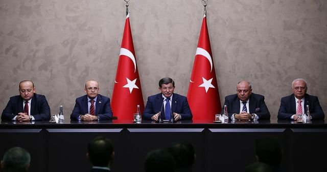 Davutoğlu, &#039;Pravda palavralarına kimse itibar etmez&#039;