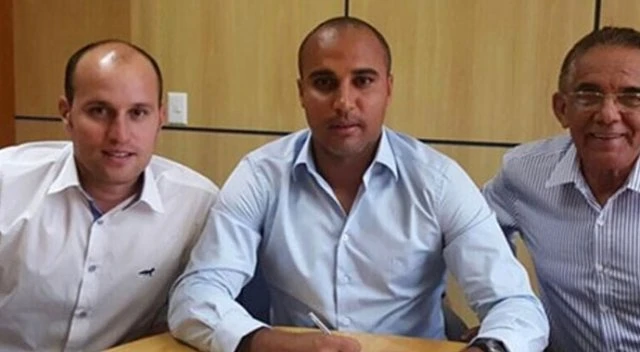 Deivid de Souza imzayı attı