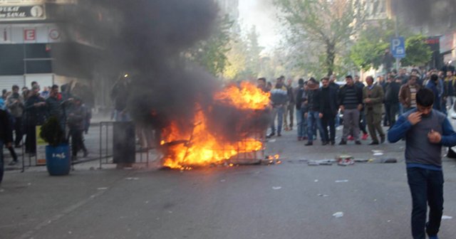 Diyarbakır&#039;da olaylar, 2 ölü, 2 yaralı