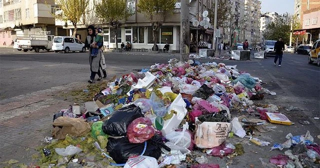 Diyarbakır ve Şırnak'ta belediye hizmetlerinde aksama