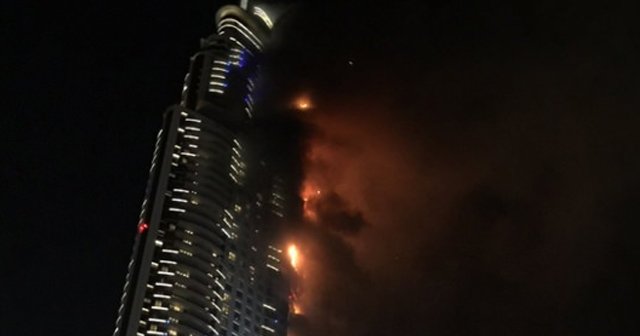 Dubai dev gökdelende büyük yangın çıktı