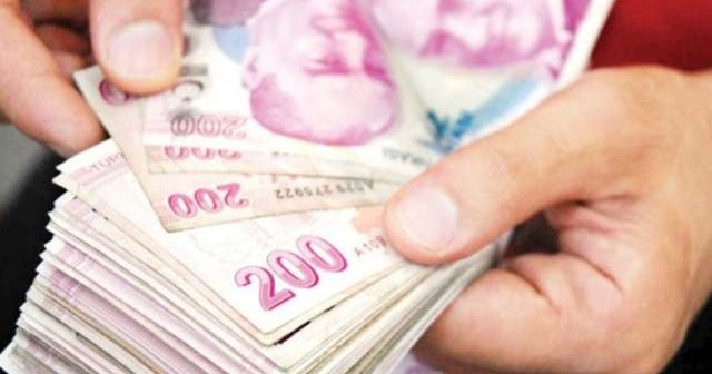 Emekliye 100 lira zam Meclis&#039;ten geçti