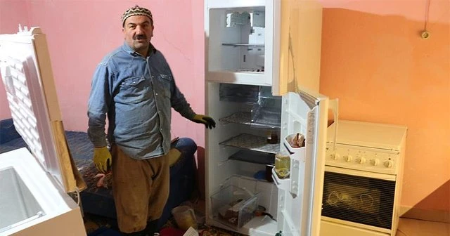 Erzurum'da aç kalan ayı eve girdi