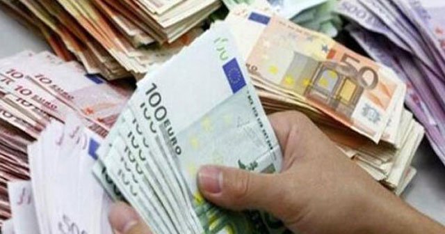 Finlandiya&#039;da herkese 800 euro maaş!