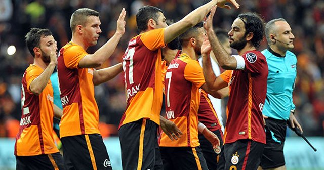 Galatasaray&#039;da derbi öncesi kart alarmı