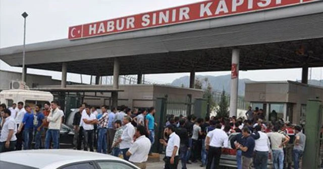 Habur Sınır Kapısı&#039;ndan giriş ve çıkışlar durduruldu