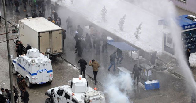 HDP&#039;nin yürüyüşüne polis müdahalesi