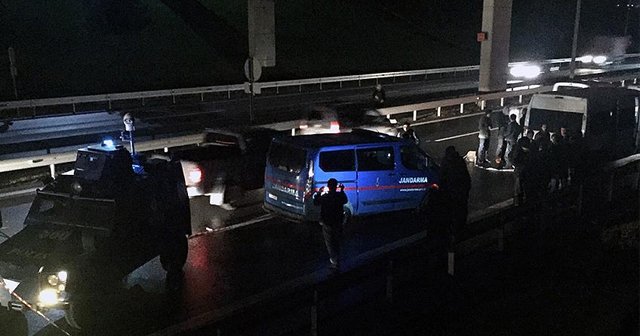 İstanbul&#039;da jandarma aracına silahlı saldırı