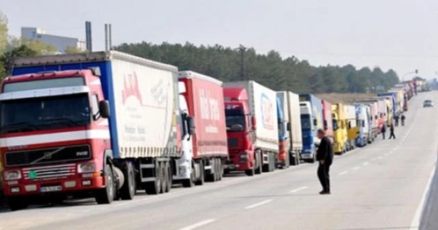 Kapıkule'de TIR geçiş rekoru kırıldı